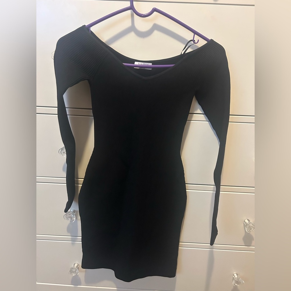 Babaton Black V-Neck Long Sleeve Bodycon Dress